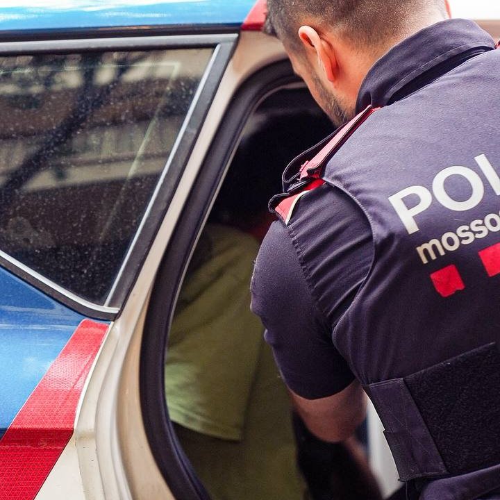 Detenido un menor de 17 años por su presunta relación con una agresión sexual en Vidreres (Girona)