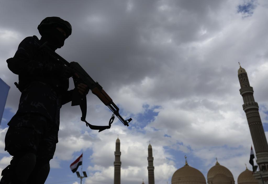 Riad emite la primera alerta aérea desde el reinicio de los combates en Yemen tras escucharse fuertes explosiones