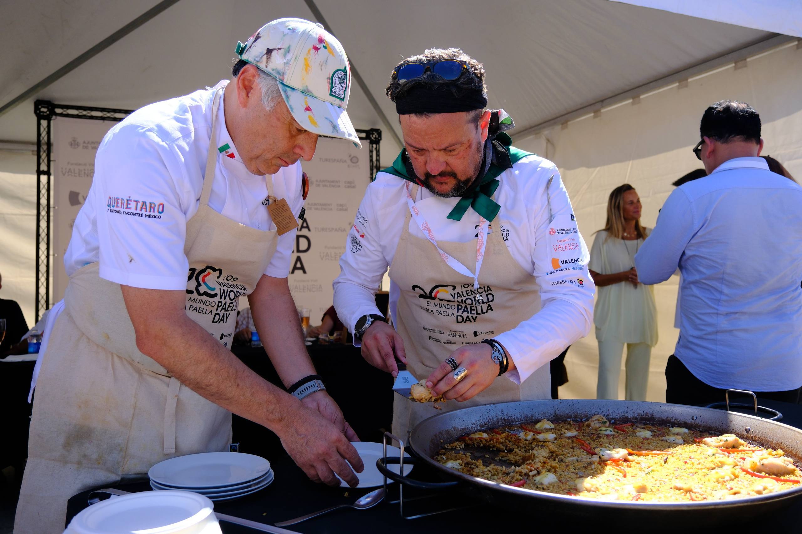 El cocinero mexicano Froilán Mújica gana el Premio World Paella Day 2026 con un arroz con kokotxas al pil-pil y guiños a su país