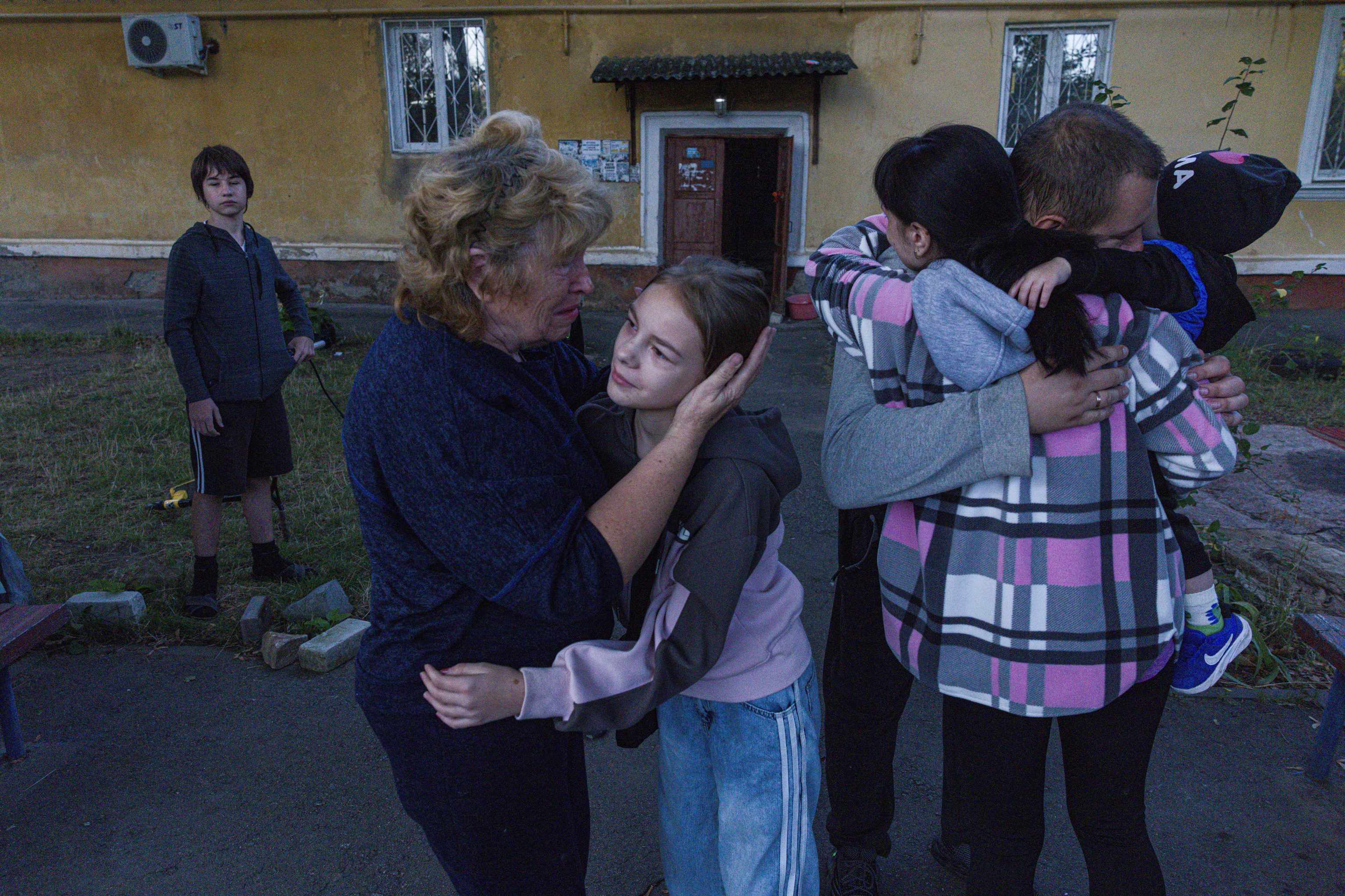 EL MUNDO, testigo de las evacuaciones de Kramatorsk, con los rusos a 10 kilómetros de sus puertas