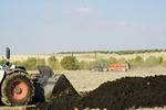 Canal de Isabel II entregó a los agricultores más de 178.000 toneladas de lodo para abonar 8.000 hectáreas de cultivos