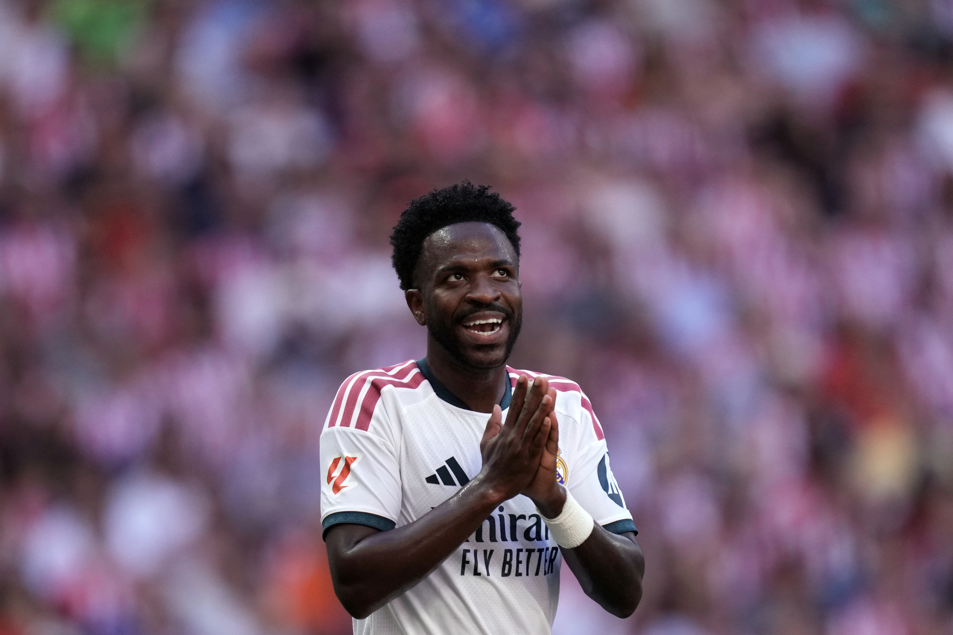 El aficionado del Sevilla que llamó "mono" a Vinicius no irá a juicio hasta mayo de 2027