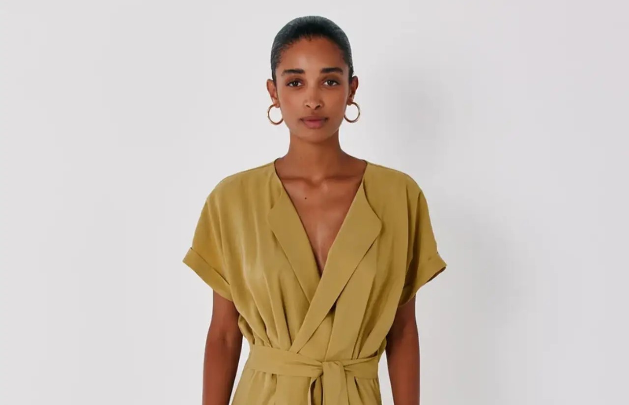 8 vestidos de Cortefiel que son ideales para combinar con chaqueta y botines este otoño