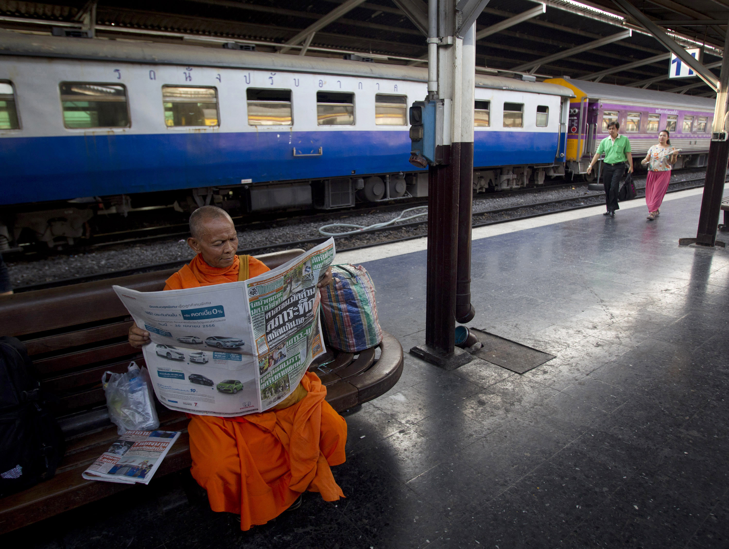 Monjes, azafatas y mochileros: las "mulas" de la droga que salen de Tailandia