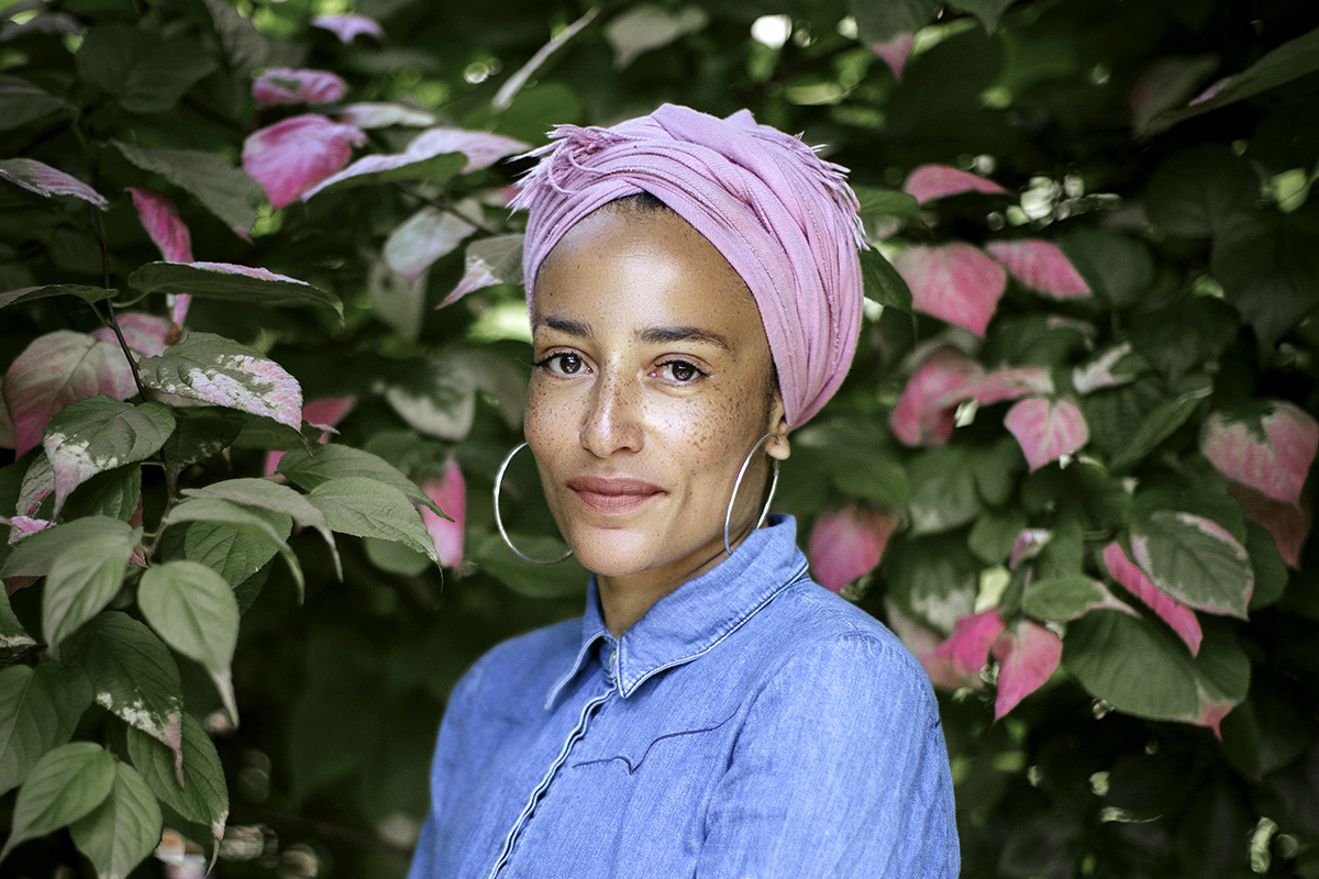 Zadie Smith, la gran ensayista de las zonas grises: "Encontrar a alguien que diga la verdad en estos tiempos es un milagro"