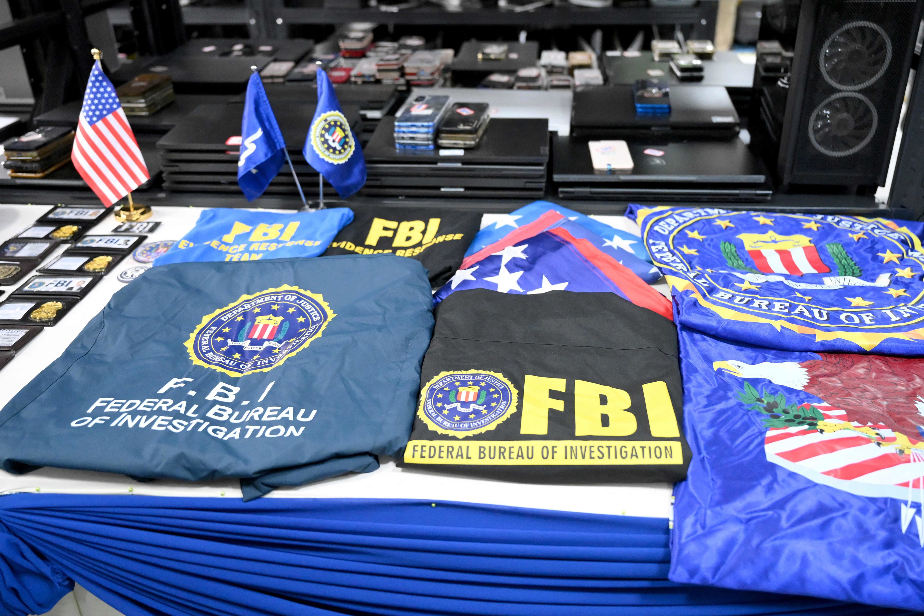 Los 'hackers' de ShinyHunters aseguran haber robado datos de miles de empleados del FBI