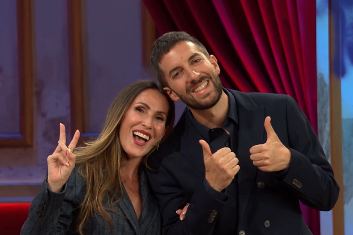 Malú entra en casa de Broncano con Pablo Motos bajo el brazo y la lía: "Por eso voy tanto a El Hormiguero"