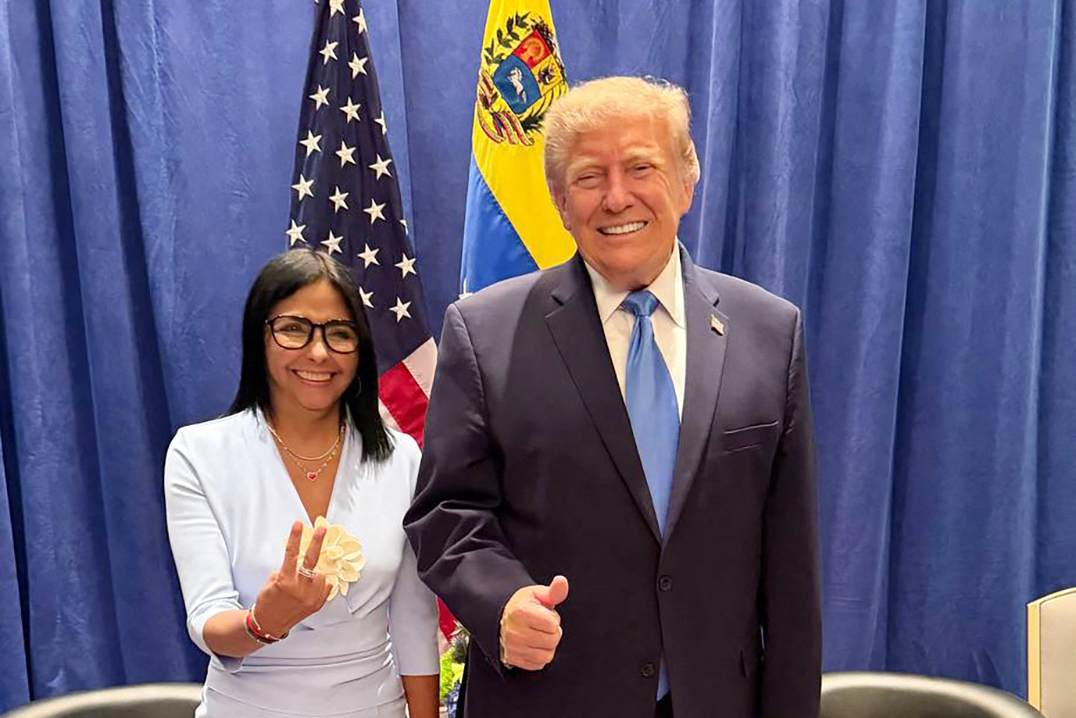 Trump legitima a Delcy Rodríguez con un encuentro en Nueva York mientras María Corina Machado intenta en vano regresar a Venezuela