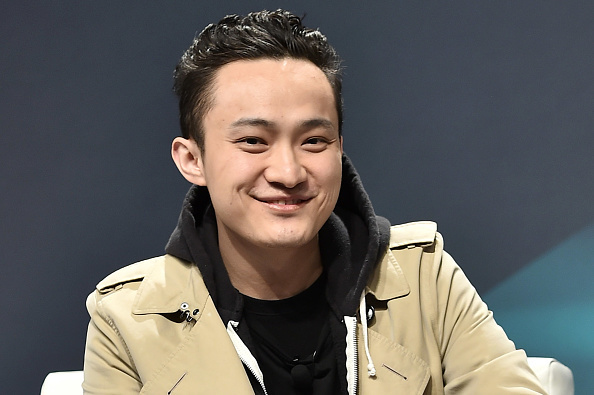 Justin Sun, el multimillonario al que la prometida por la que pagó cuatro millones ha dejado compuesto, sin novia ni hijo