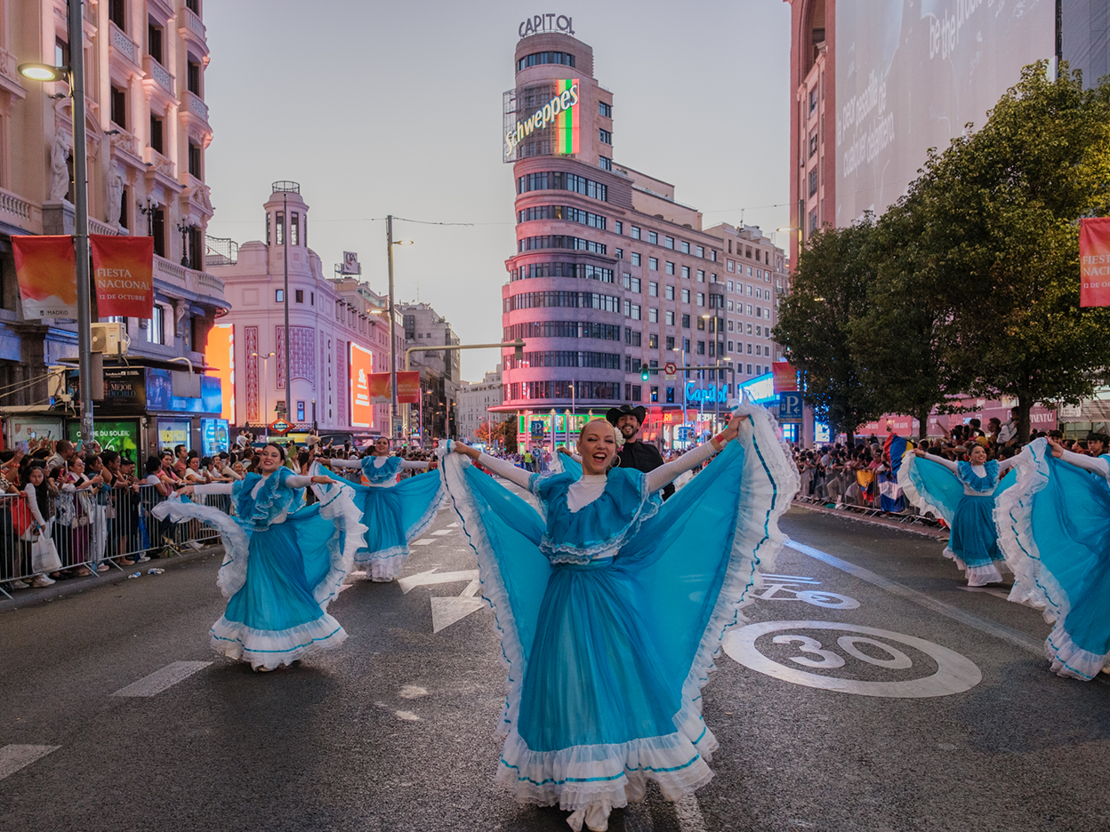 Fiesta de la Hispanidad, ruta por la Gran Vía, Feria Esotérica y flamenco, entre los planes para esta semana