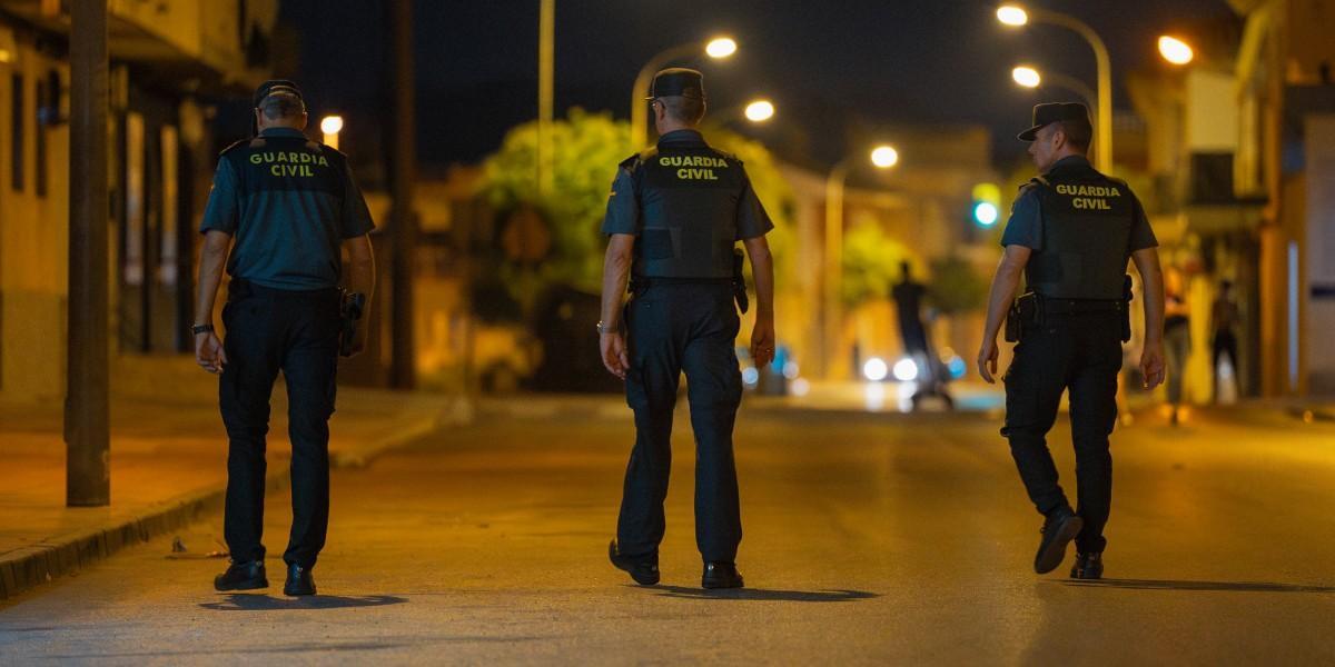 Detenido por secuestrar a su pareja y abandonarla atada a un árbol encapuchada en Málaga