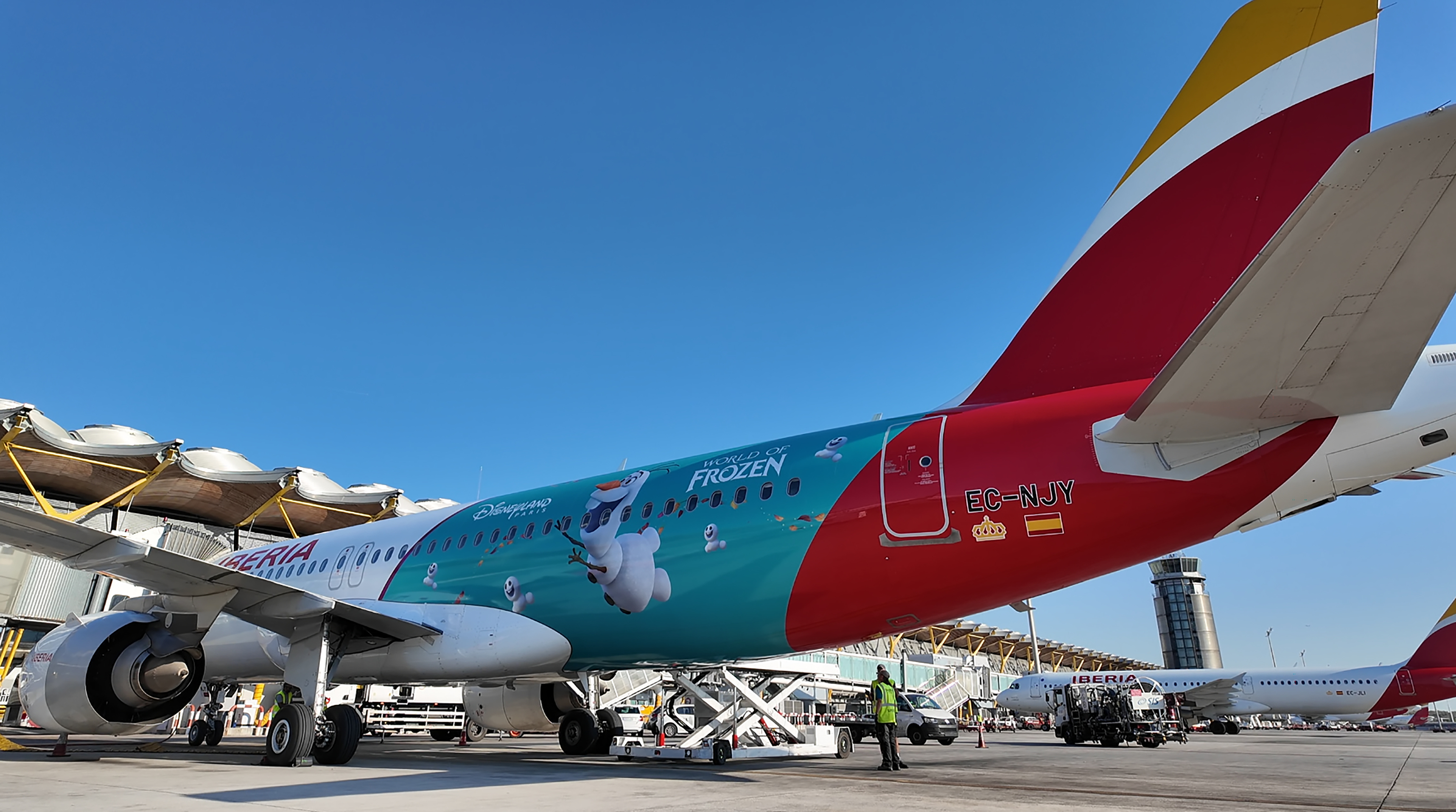 Iberia y Disney renuevan su acuerdo para viajar a los destinos de la magia