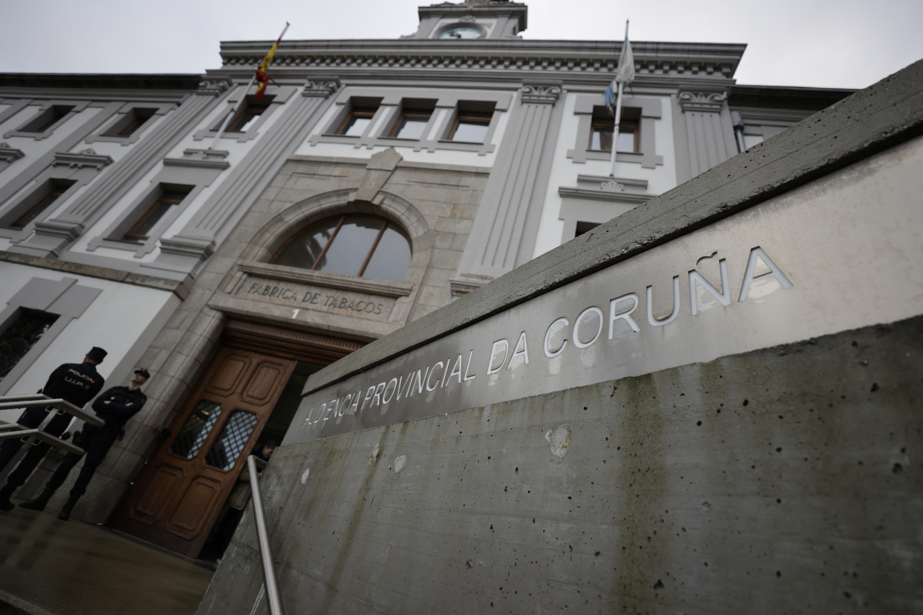 Condenada por golpear, encerrar e insultar a sus cuatro hijos, de entre 2 y 6 años, en una vivienda de Santiago de Compostela
