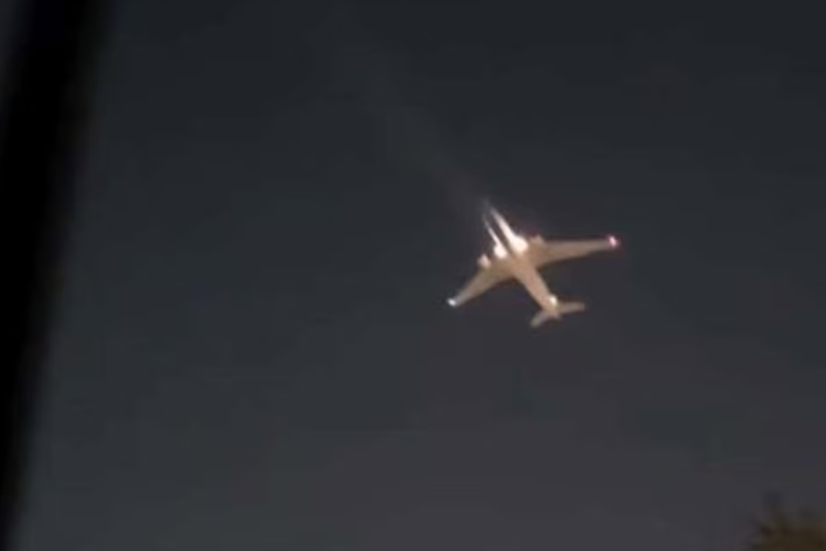 Un avión rumbo a Madrid aterriza de emergencia en Buenos Aires tras escucharse una explosión en pleno vuelo