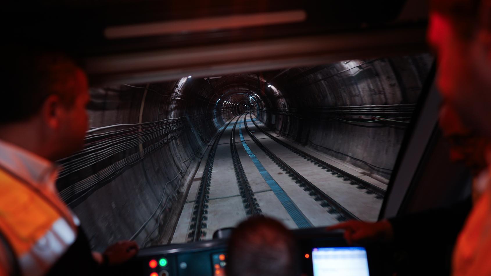 Desembarco "entusiasta" de los trenes sin conductor en la línea Circular de Metro: "Si Dios quiere, operarán en el primer trimestre de 2027"