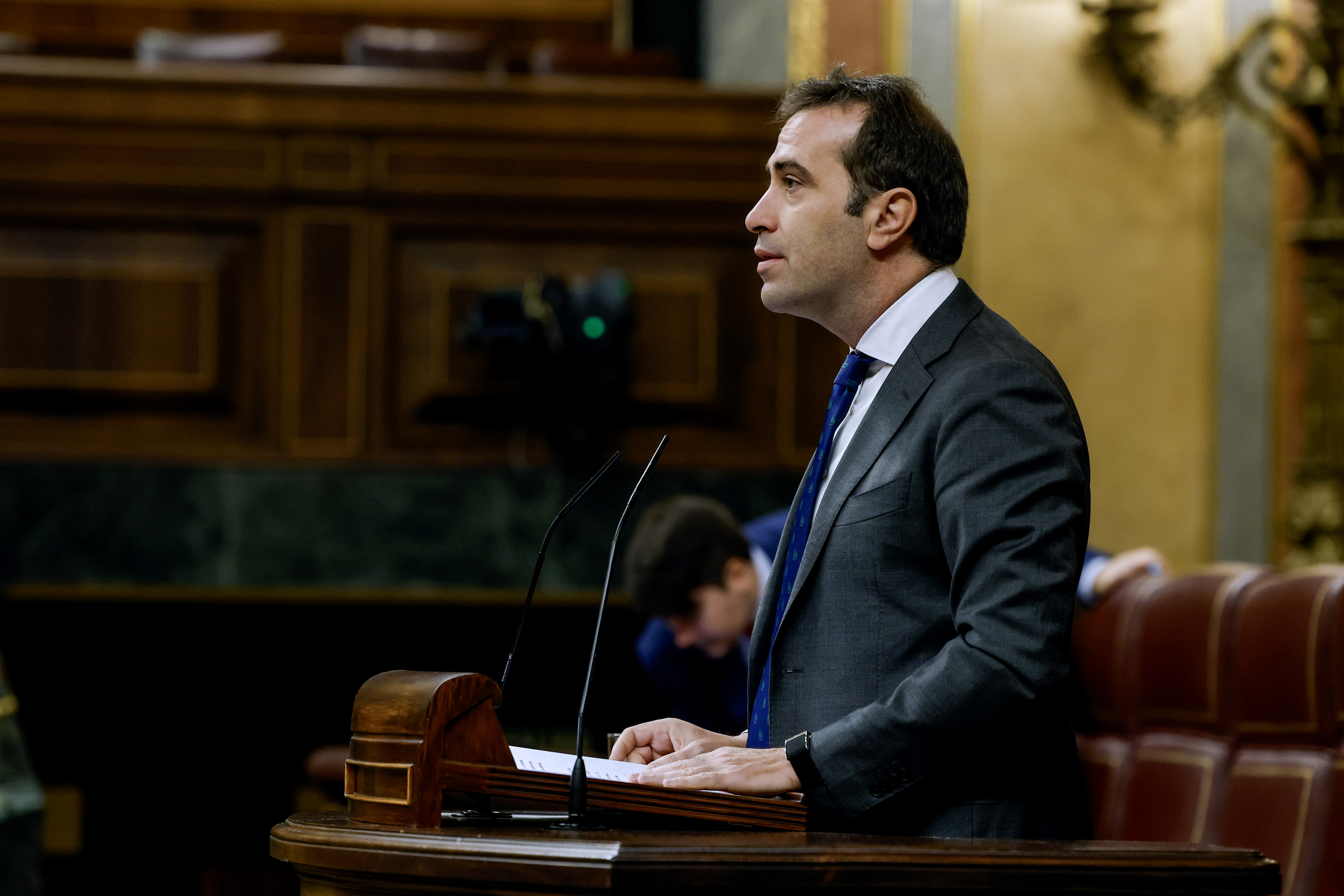 El repunte de las importaciones frena el crecimiento del PIB con las compras de combustibles a la cabeza