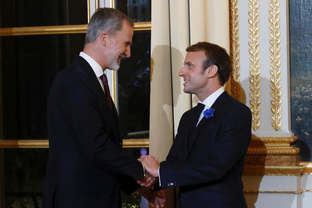 Macron y Sánchez, dos patos cojos para una visita de Estado en el momento más inoportuno