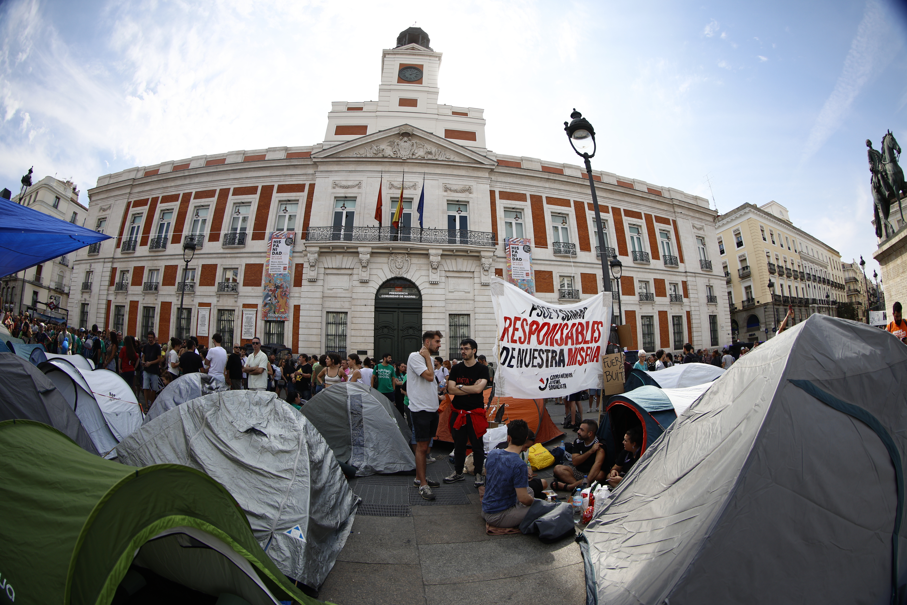'Hemos secuestrado Sol, pagad el rescate o estáis todos acabados': un cerco al Gobierno progresista para diferenciarse de aquel 15-M
