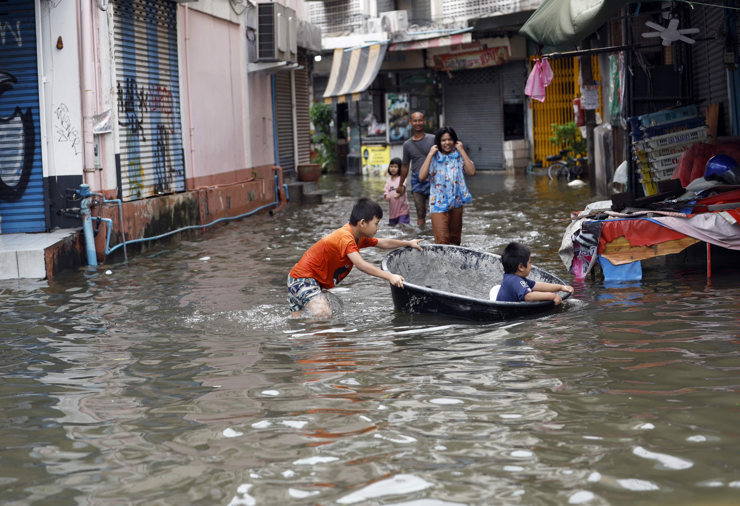 Inundaciones devastadoras causan estragos en Tailandia y Birmania
