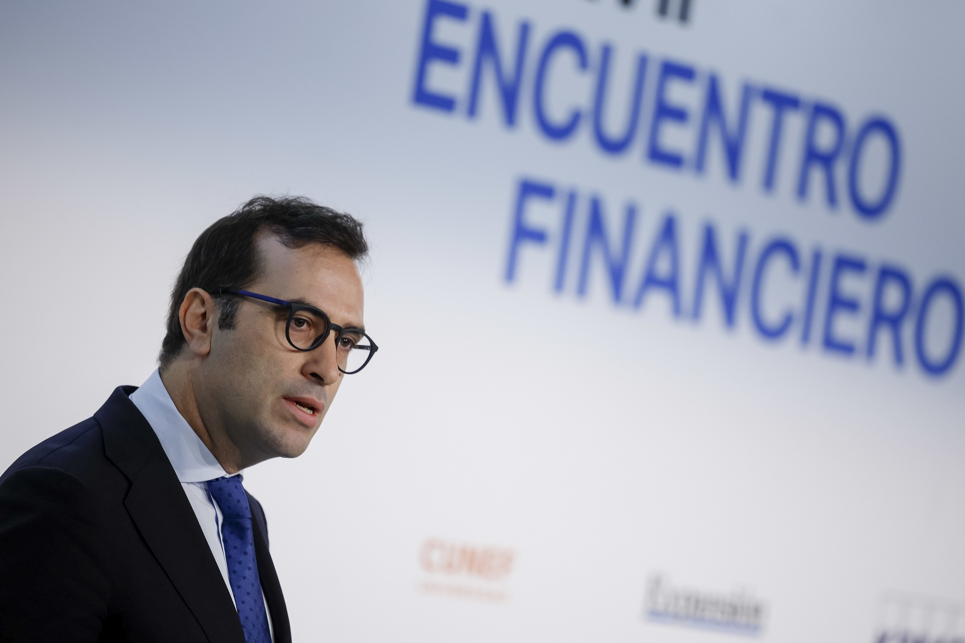 El Gobierno pide "responsabilidad" a los grupos políticos para sacar adelante el decreto-ley de vivienda ante la presión de los ciudadanos