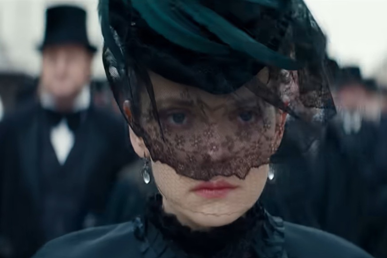 Hoy en Netflix, una miniserie de solo 6 episodios: basada en una novela clásica y con 2,5 millones de visualizaciones en su primera semana