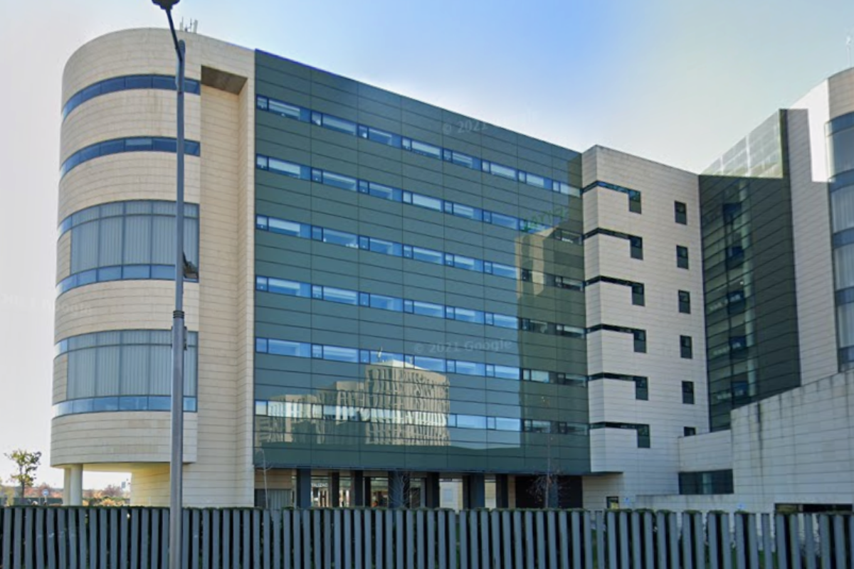 Disparan con una pistola de perdigones a un equipo de la televisión municipal de Granada