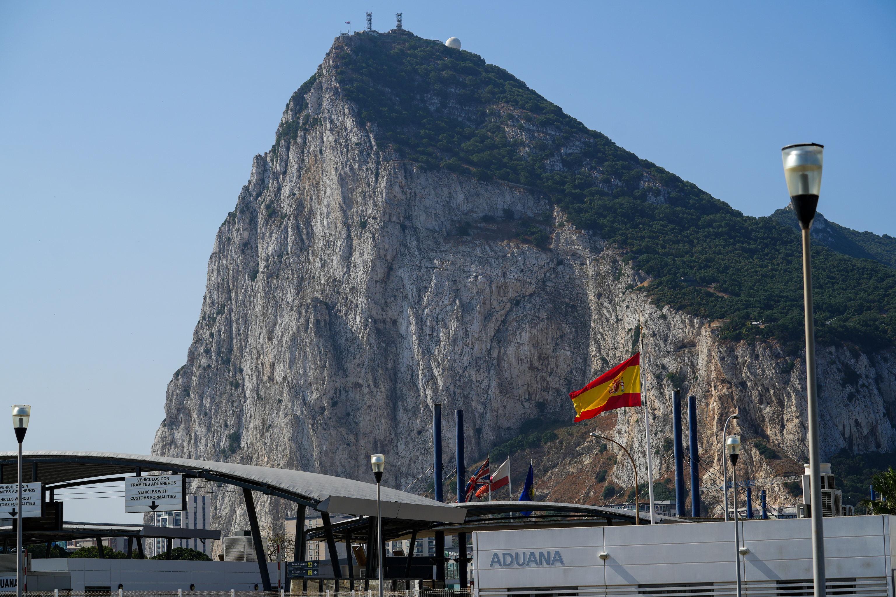 Cinco ciudadanos de Gibraltar acusados de introducir migrantes a través del aeropuerto del Peñón aceptan dos años de prisión