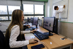 Los profesores españoles trabajan dos horas menos a la semana que en la media de la OCDE