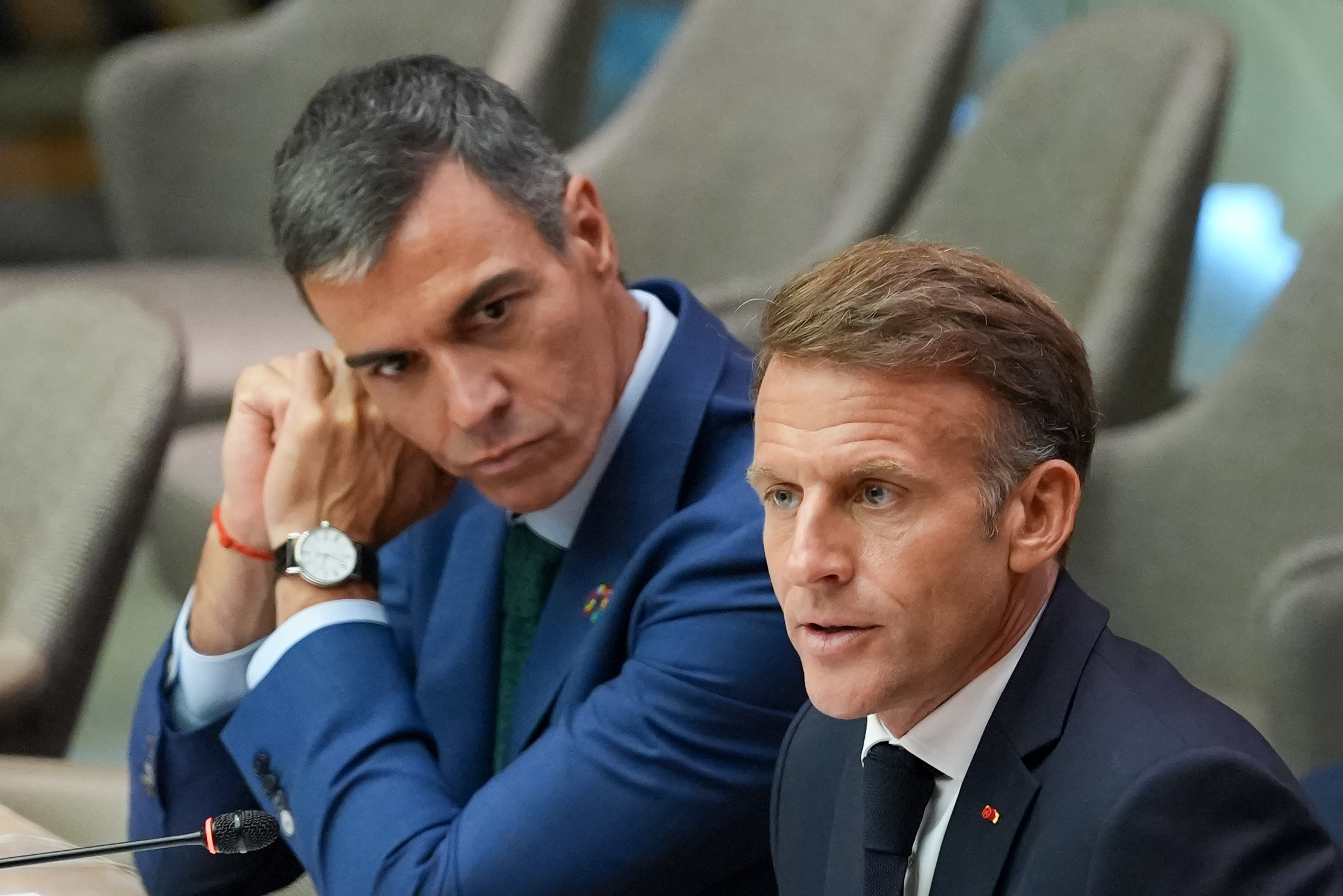 El Gobierno se queda solo en Bruselas en defender la norma 'verde' que amenaza las compras de petróleo y gas de la UE