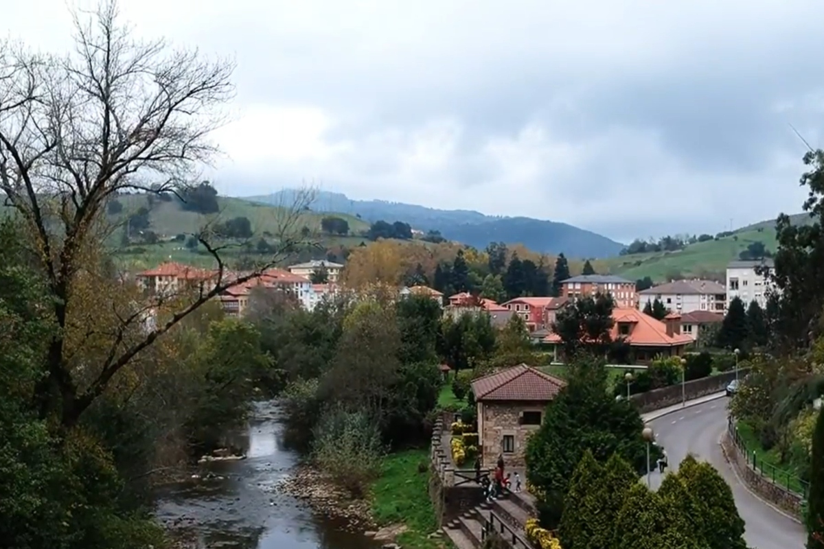 El pueblo de Cantabria que guarda la leyenda de un hombre que desapareció en el río y regresó convertido en pez