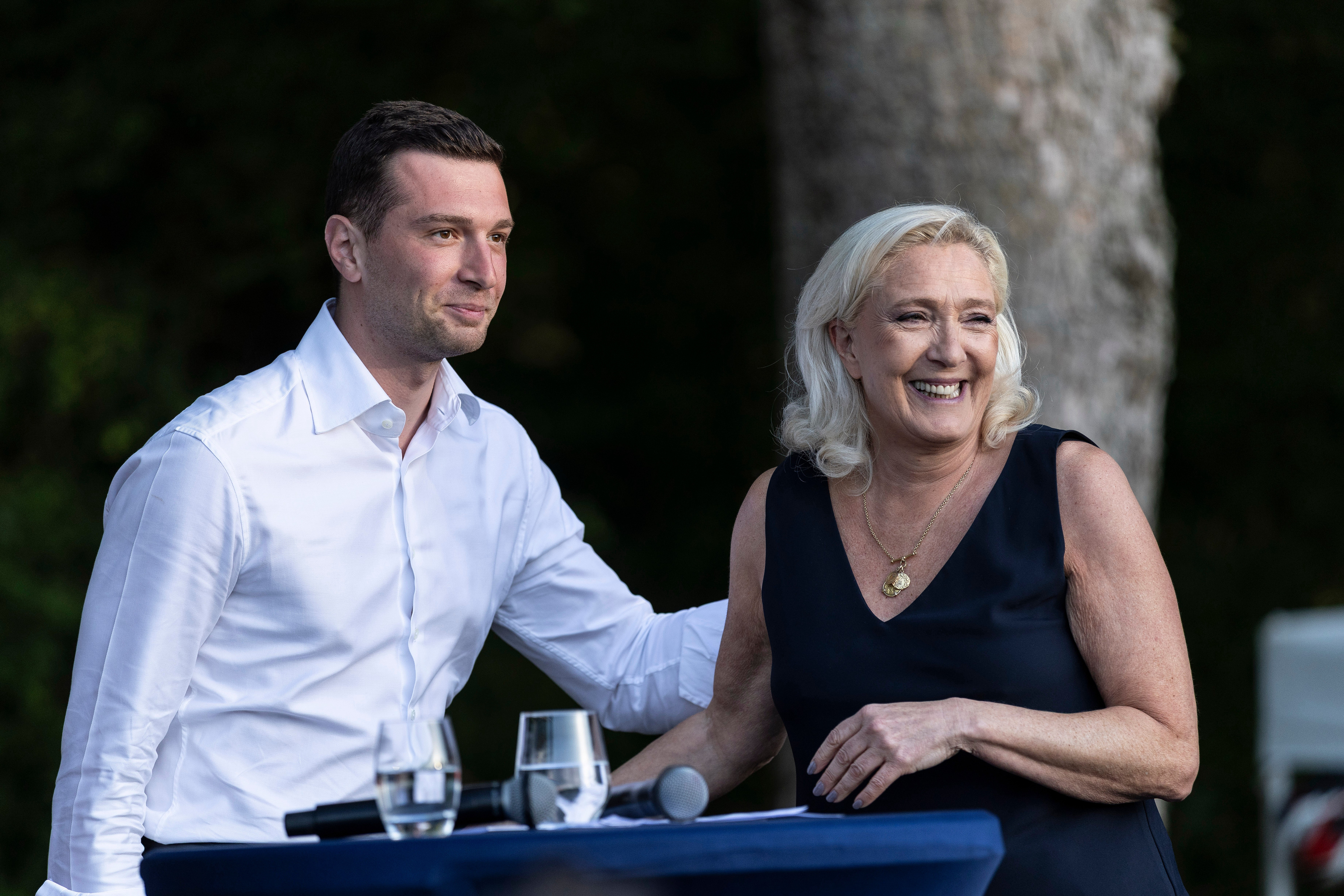 Las acusaciones de antisemitismo a Bardella ensombrecen la campaña de Le Pen: "El judío debe dominar a los demás pueblos, aplastarlos y robarles"