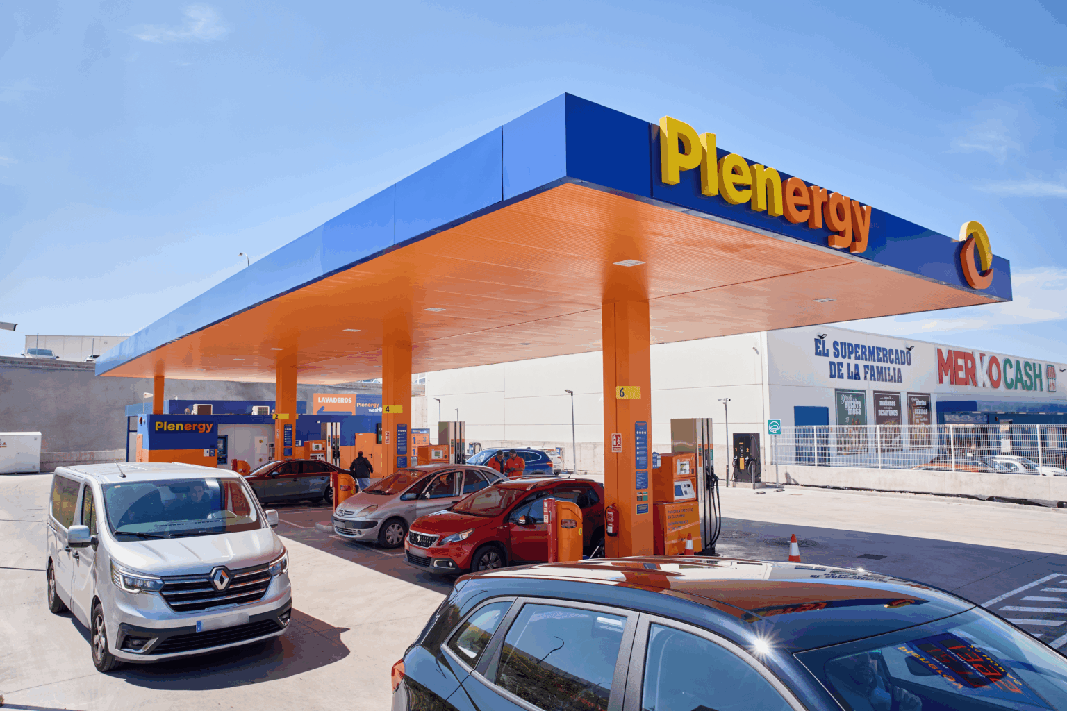 Plenergy, el mayor gasolinero de bajo coste español, cambia al CEO en pleno 'rally' del combustible