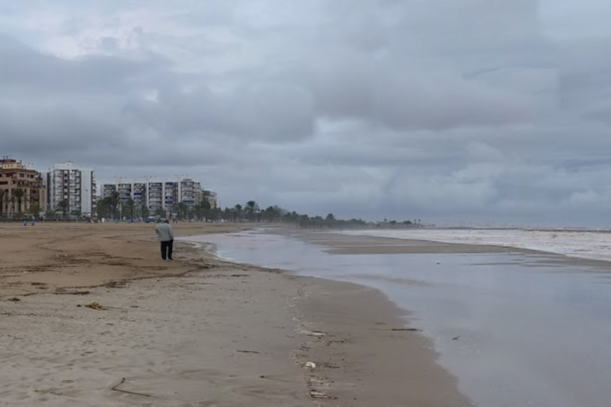 Hallan un cuerpo sin cabeza ni extremidades flotando en la costa de Sagunto (Valencia)