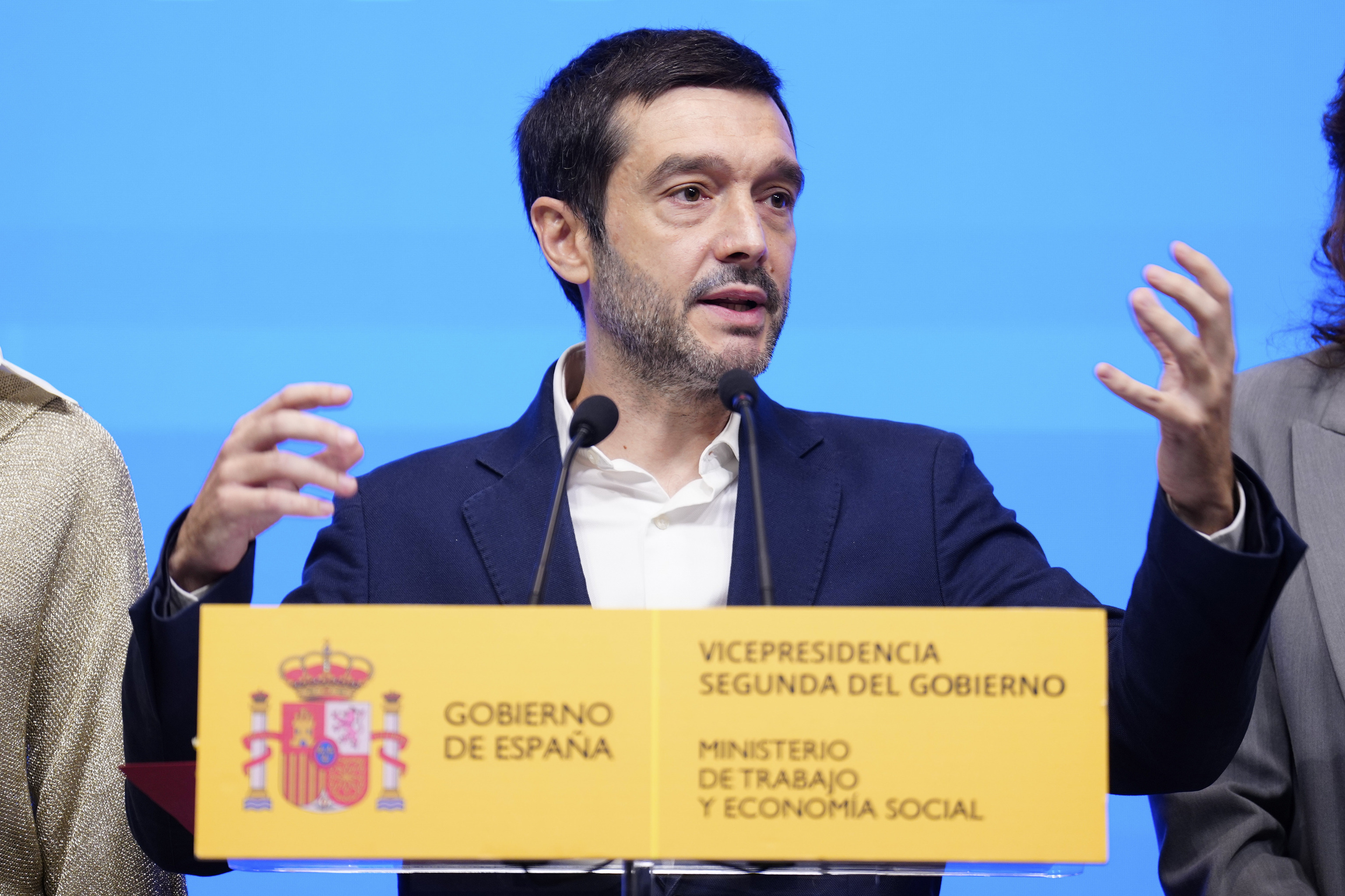 Bustinduy se encomienda a la "presión social" de las calles ante quienes pretendan "bloquear" los decretos