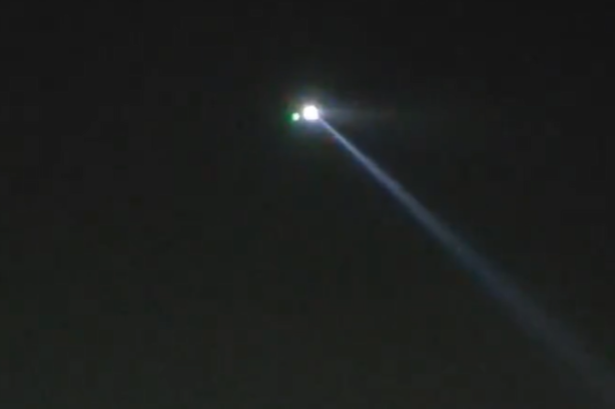 Un helicóptero policial desata la inquietud vecinal al iluminar calles y edificios en varios distritos de Málaga