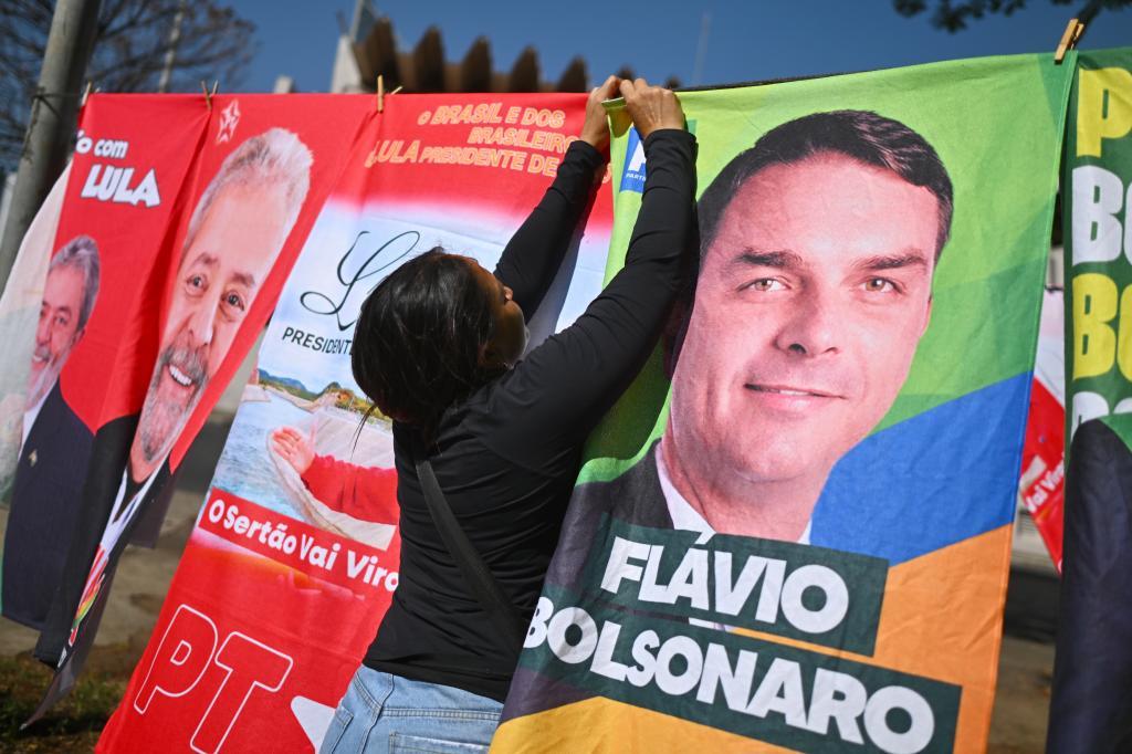 Dos mundos antagónicos batallan por el liderazgo de Brasil