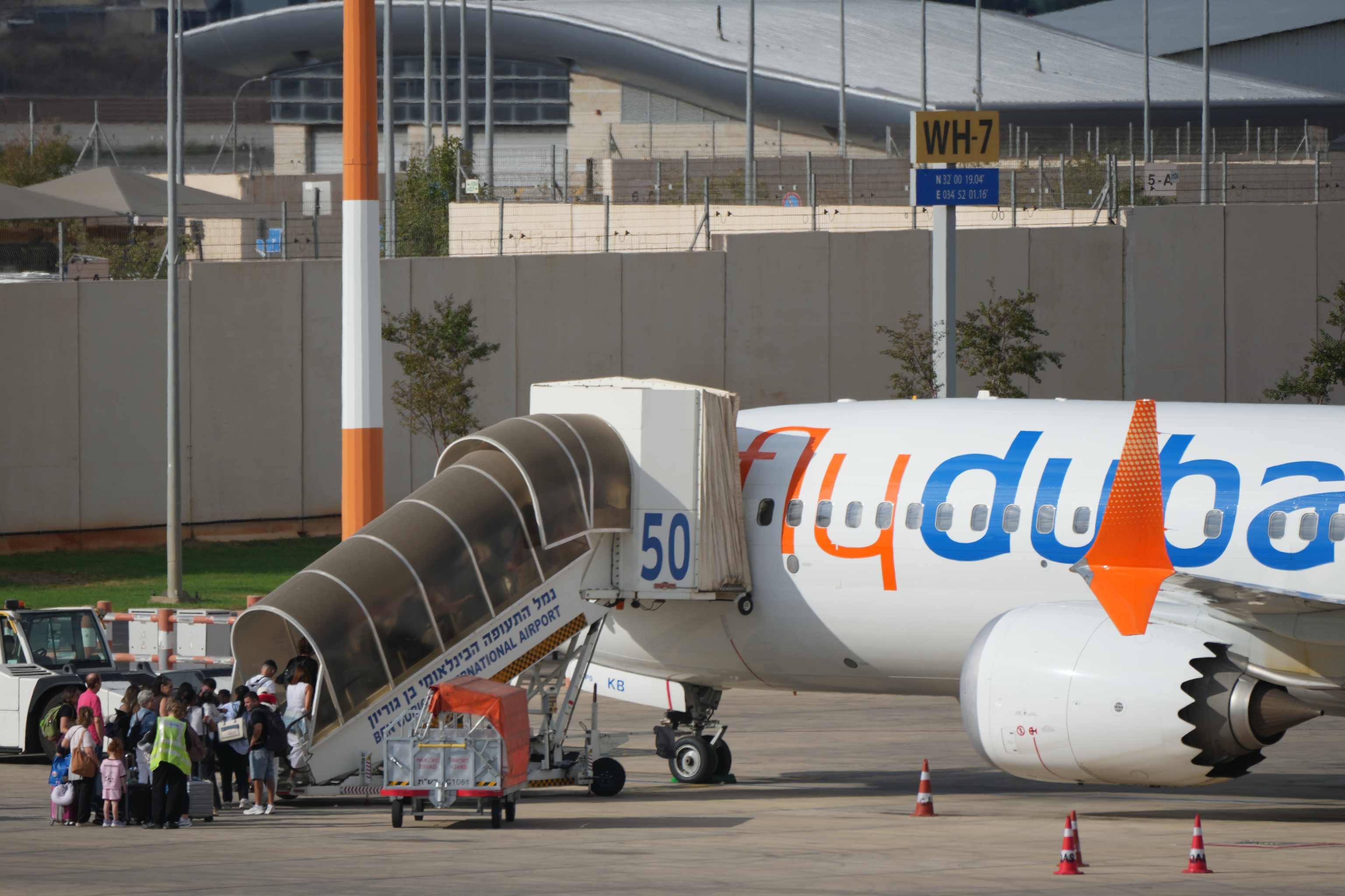 Como una "montaña rusa": así fue el angustioso vuelo de flydubai tras el intento del copiloto de estrellar el avión