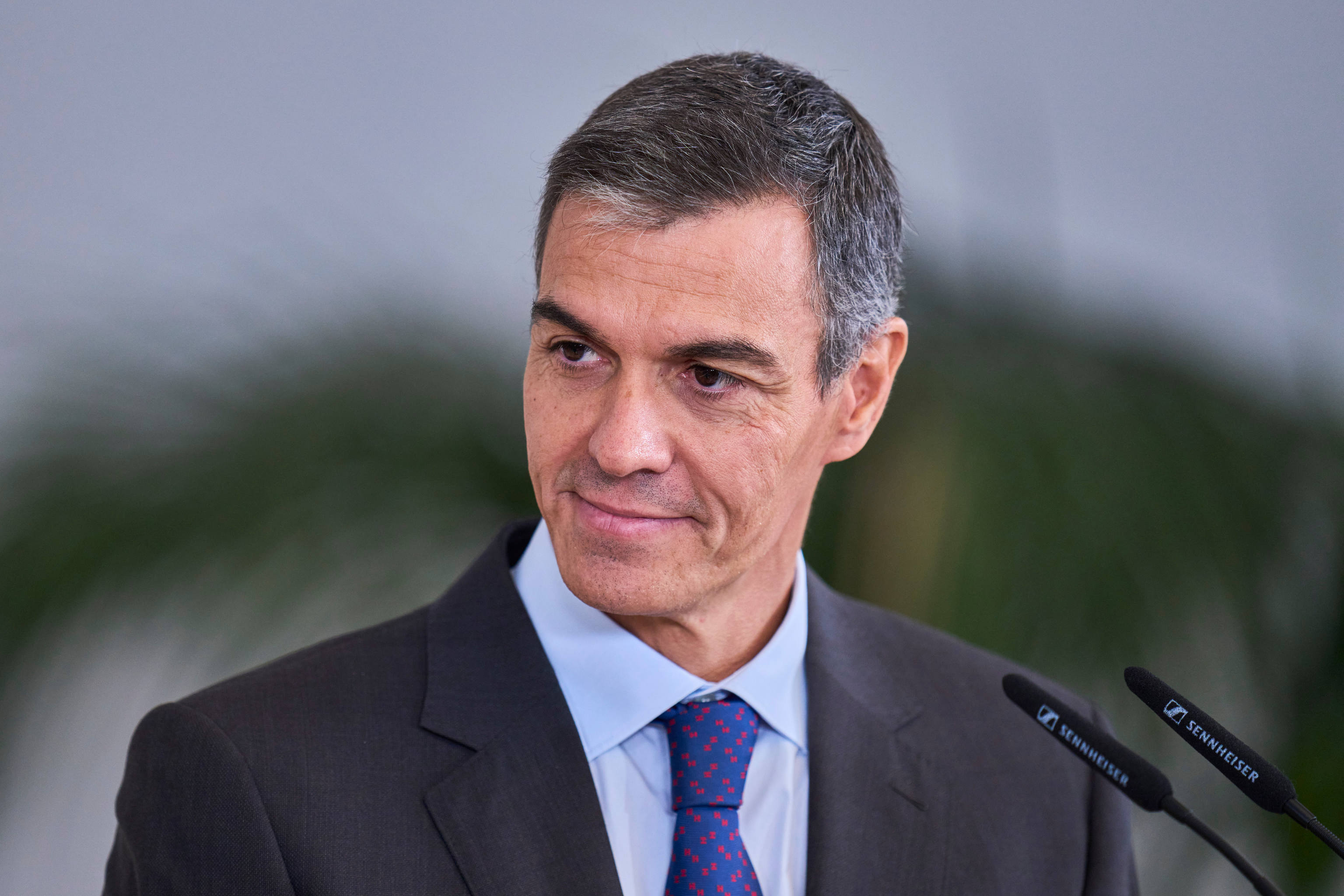 Sánchez inventa el decreto-manifiesto en su intento de capitalizar el 'efecto Maricarmen': es "víctima" del machismo y la dictadura