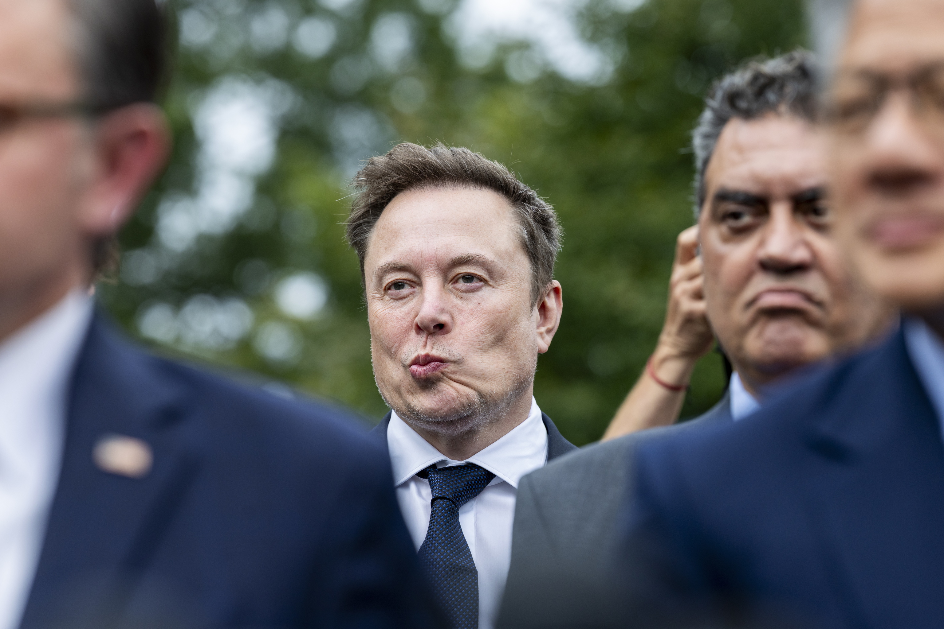 Elon Musk trabajará en el diseño de las futuras guerras de EEUU