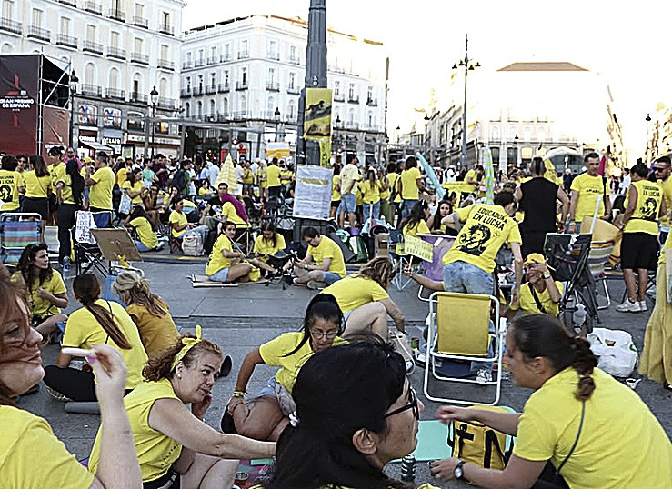 Acampadas con diferentes normas: las profesoras de Infantil pidieron instalarse en Sol 15 días y la Delegación lo limitó a cuatro