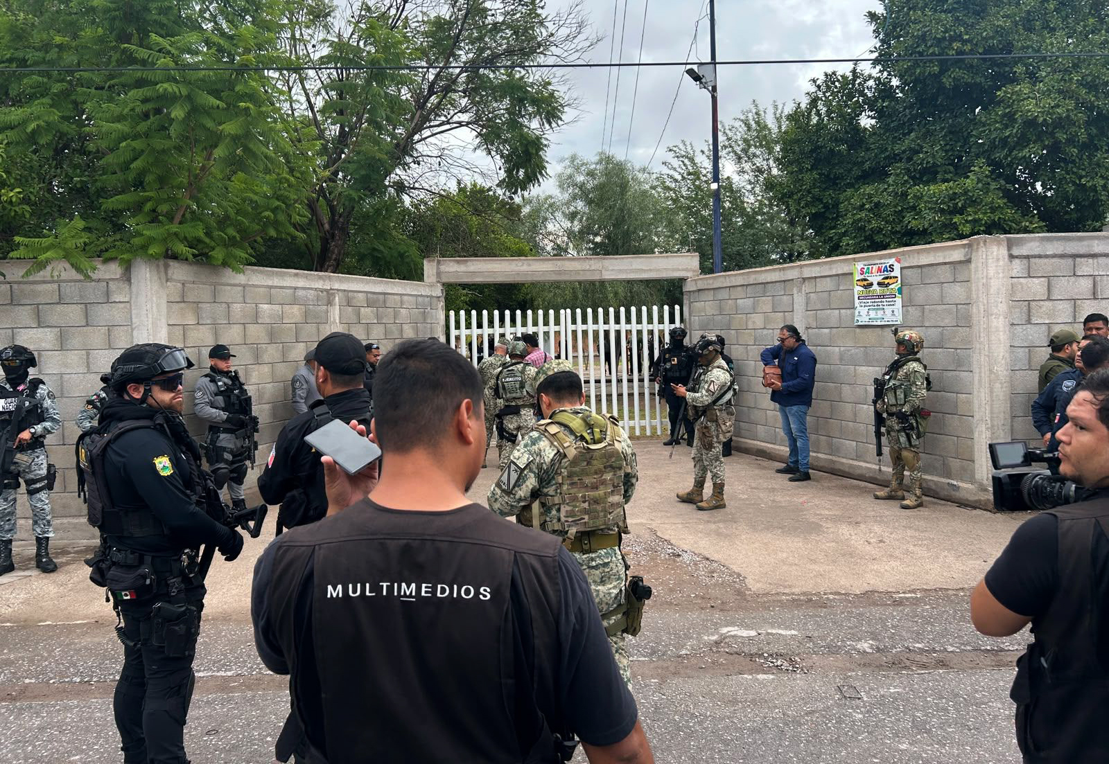 Dos hermanos de 18 años ex alumnos de un instituto asesinan a machetazos a la subdirectora del centro en el norte de México