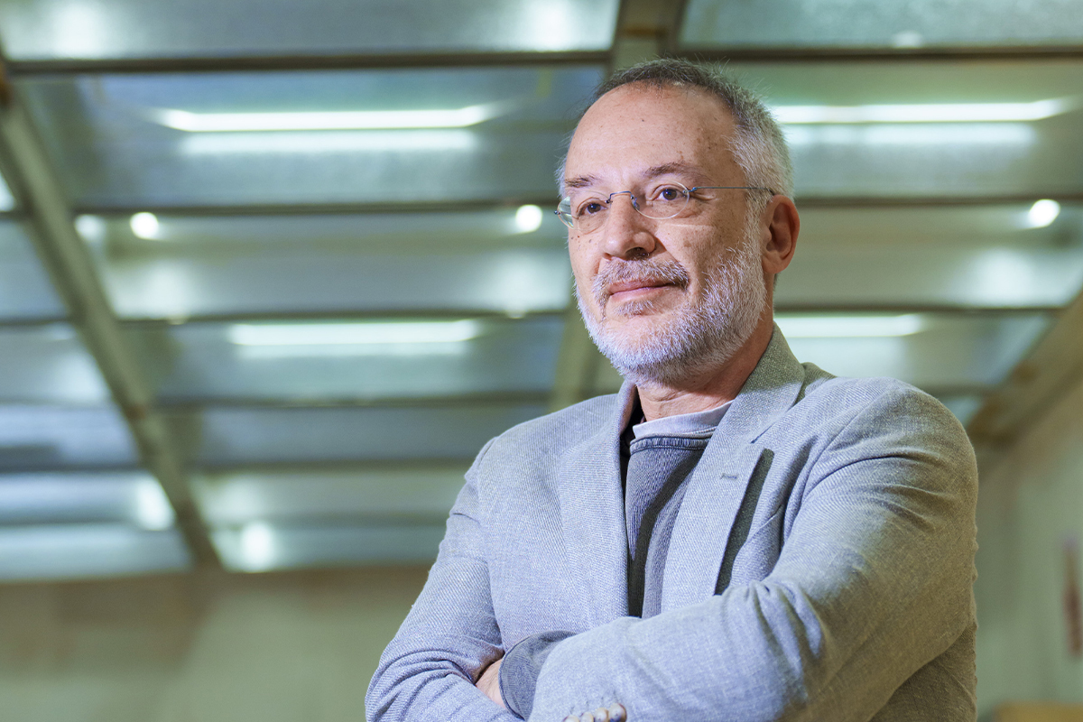 Stefano Mancuso: "Quien quema un bosque intencionadamente dinamita los cimientos de su casa"