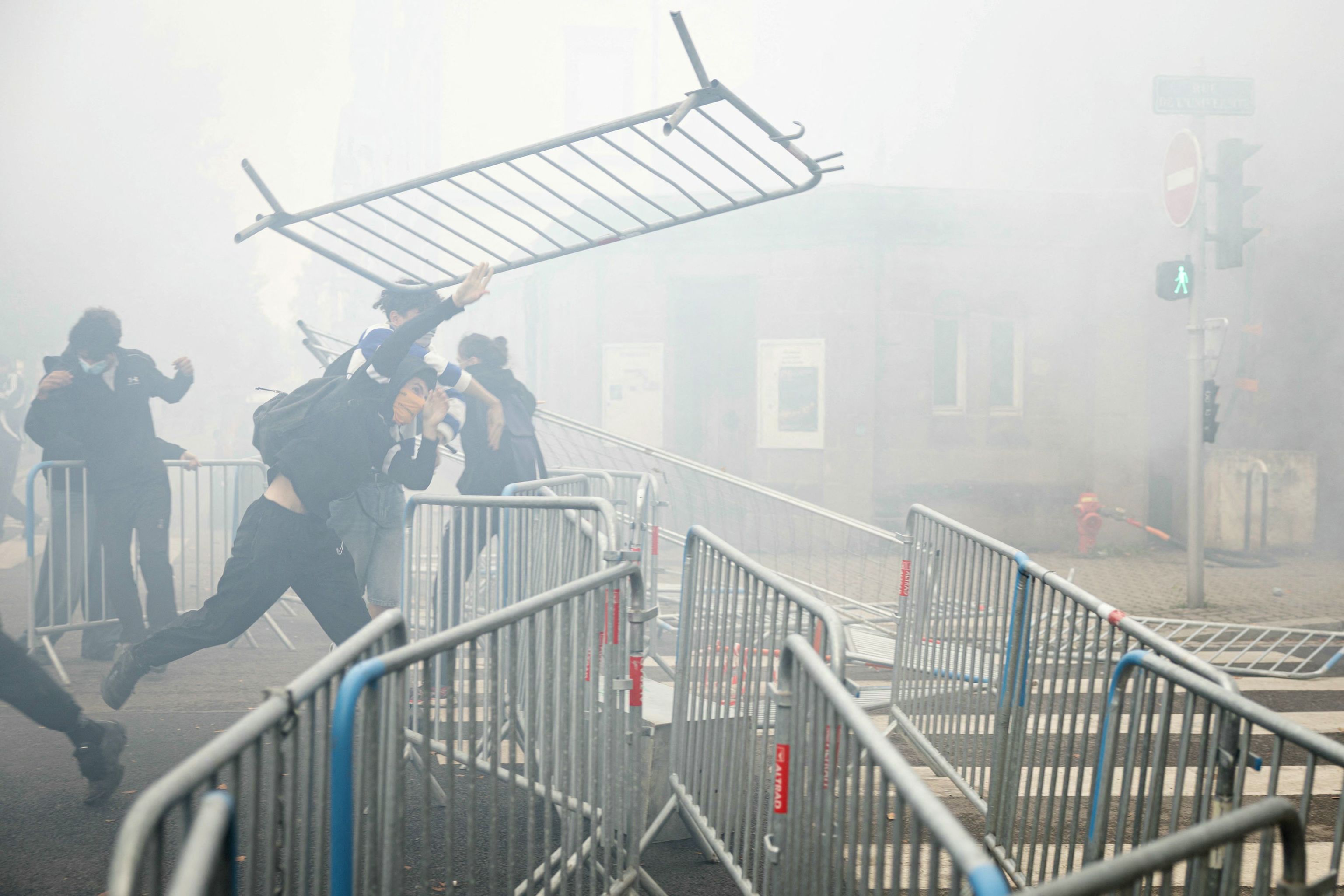 En el epicentro de las protestas estudiantiles en Francia: "Los ánimos están que arden"