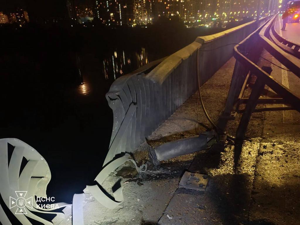 Ataques aéreos rusos paralizan el tránsito en tres puentes de Kiev, en una nueva táctica rusa  de desestabilización