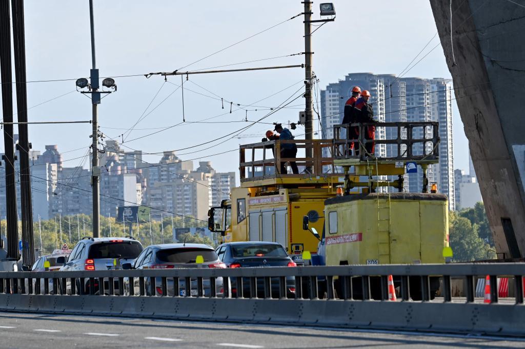 Rusia insta a diplomáticos y extranjeros a abandonar Kiev y anuncia ataques masivos