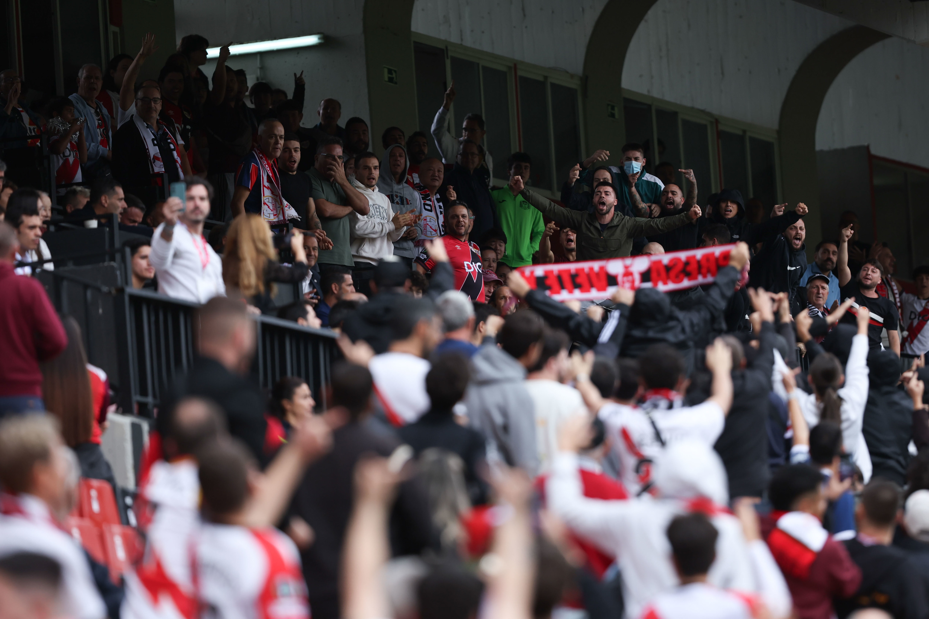 Críticas del Rayo a la Comunidad de Madrid tras los actos vandálicos en Vallecas