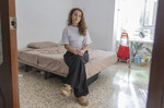 La crisis del alquiler empuja a los jóvenes a vivir en hogares sin zonas comunes: "Ninguno de los pisos que encontraba tenía salón"