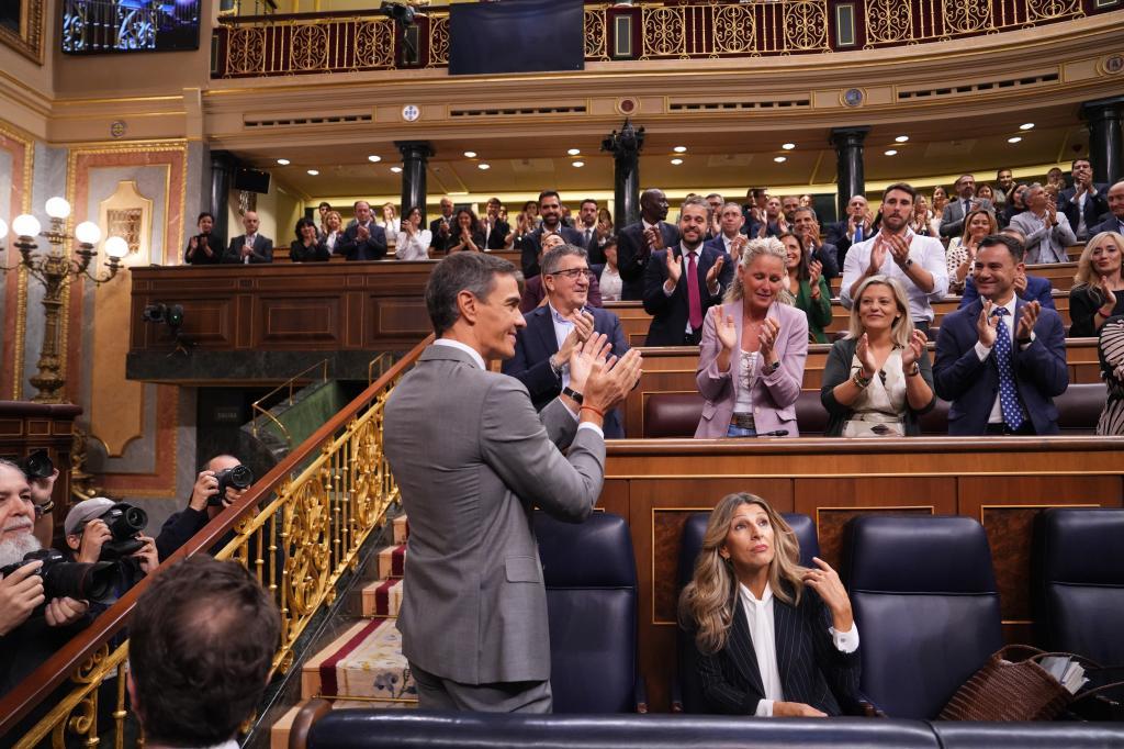 El PSOE espera el adelanto electoral inminente con un objetivo realista: evitar el batacazo aunque gobiernen PP y Vox