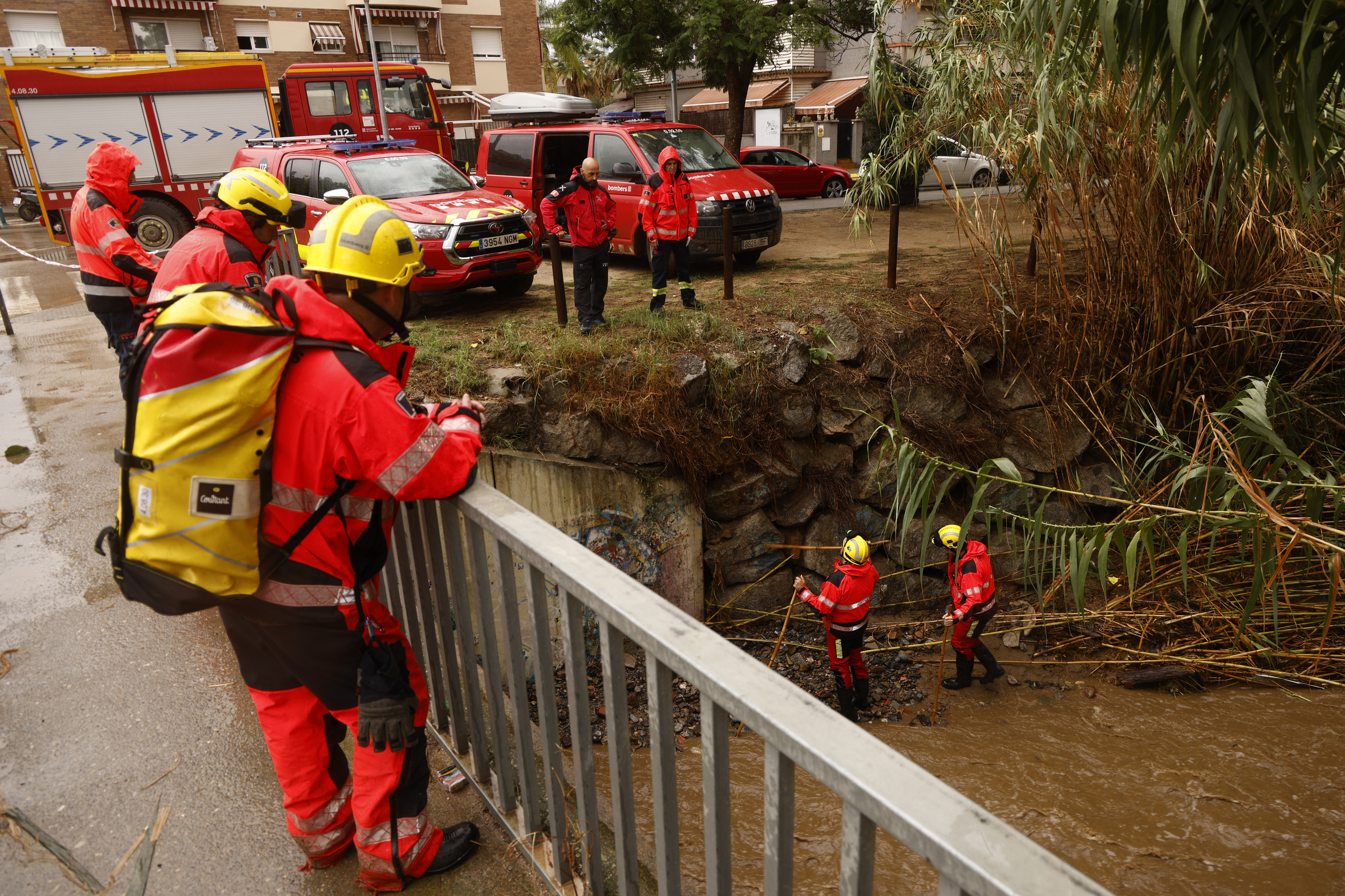 Un temporal insólito barre Cataluña, deja dos muertos, lluvias históricas y graves destrozos: "A las 5 de la mañana la calle bajaba como si fuese un auténtico río"