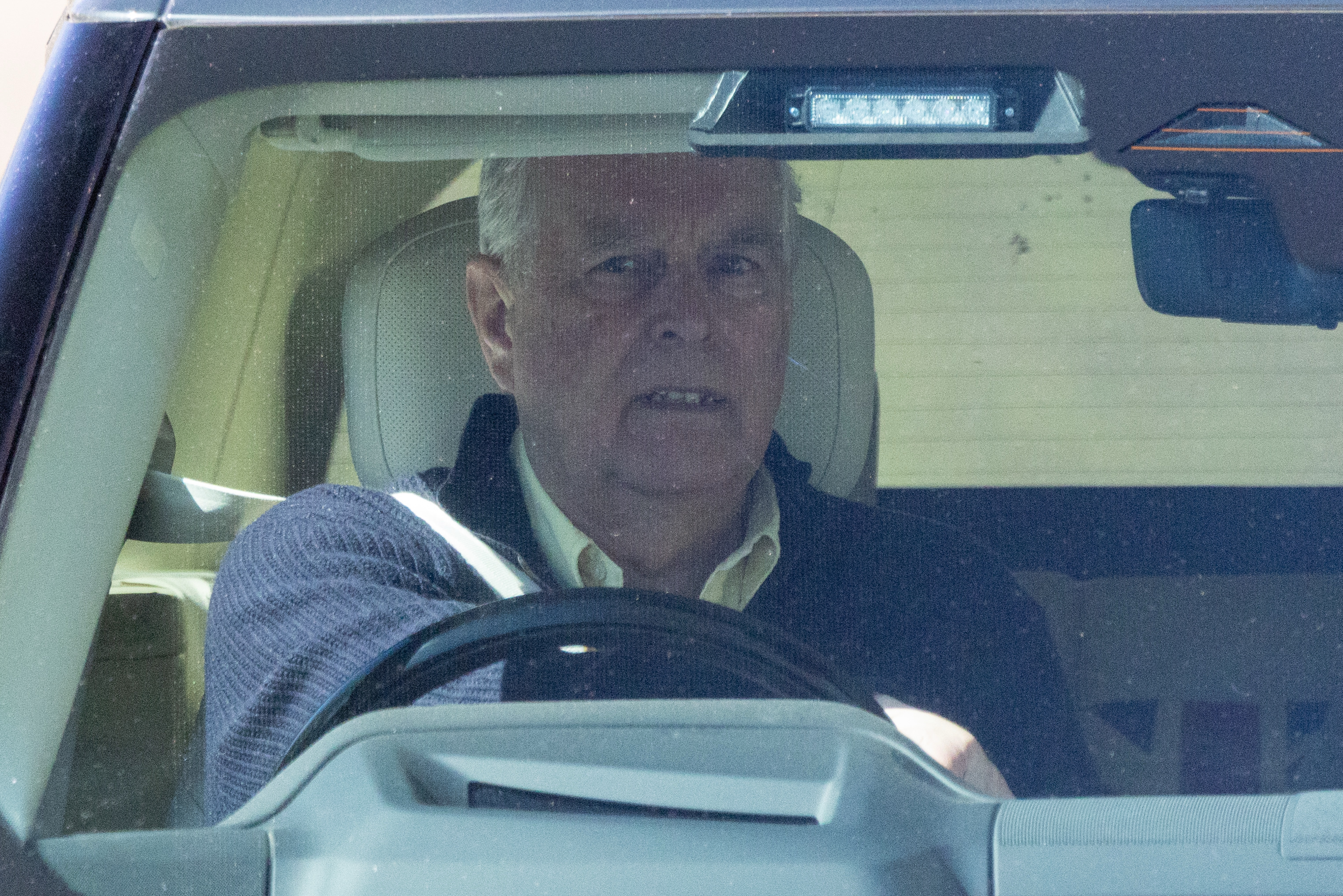 El ex príncipe Andrés demanda a la policía británica por los registros de sus casas tras su arresto en el Caso Epstein